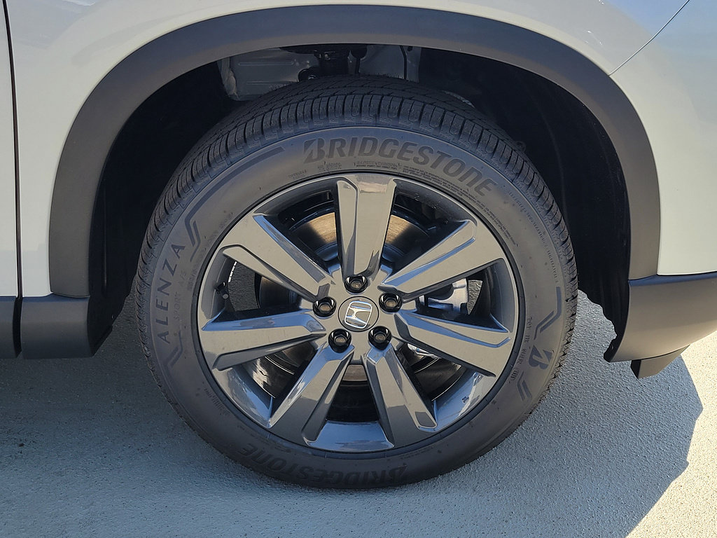 New 2026 Honda Pilot Sport image 5