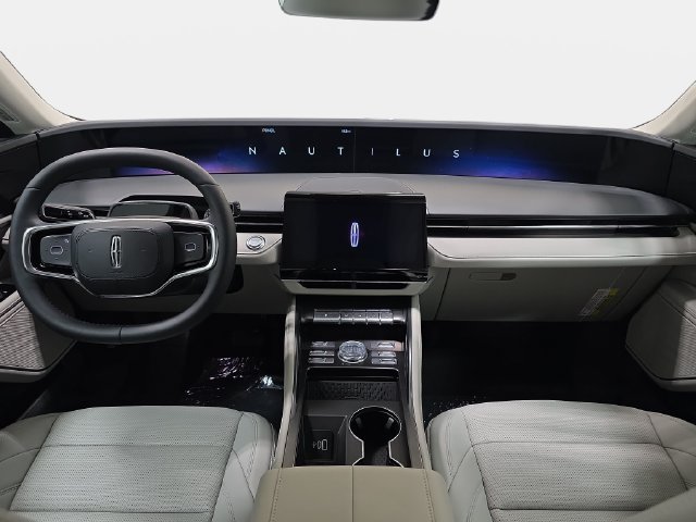 New 2026 Lincoln Nautilus Premier AWD/4WD image 9
