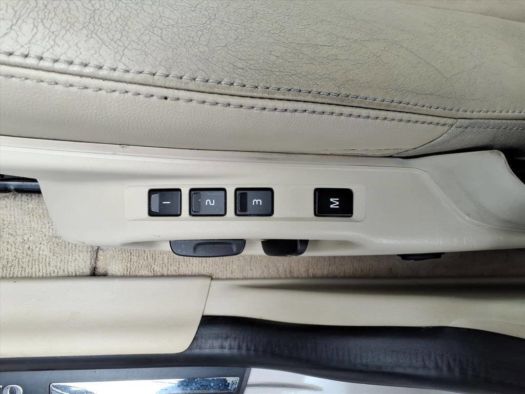 Used 2015 Volvo XC60 T5 Platinum FWD image 16