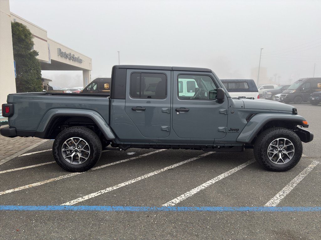 New 2026 Jeep Gladiator Sport AWD/4WD image 23