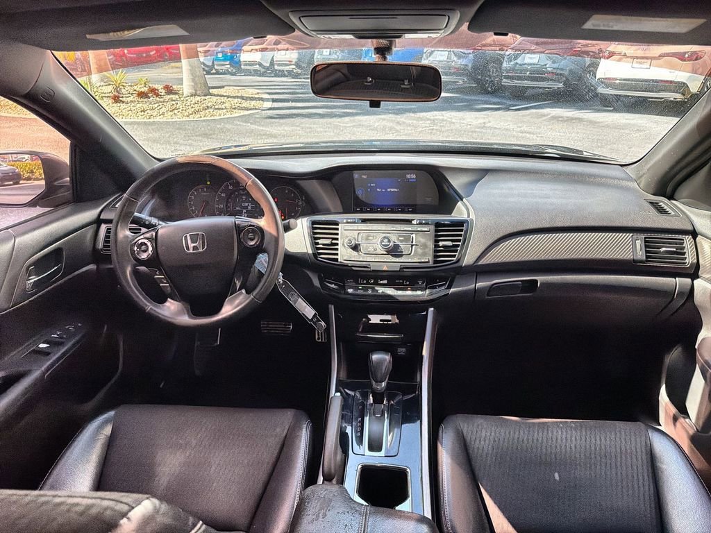 Used 2017 Honda Accord Sport image 10