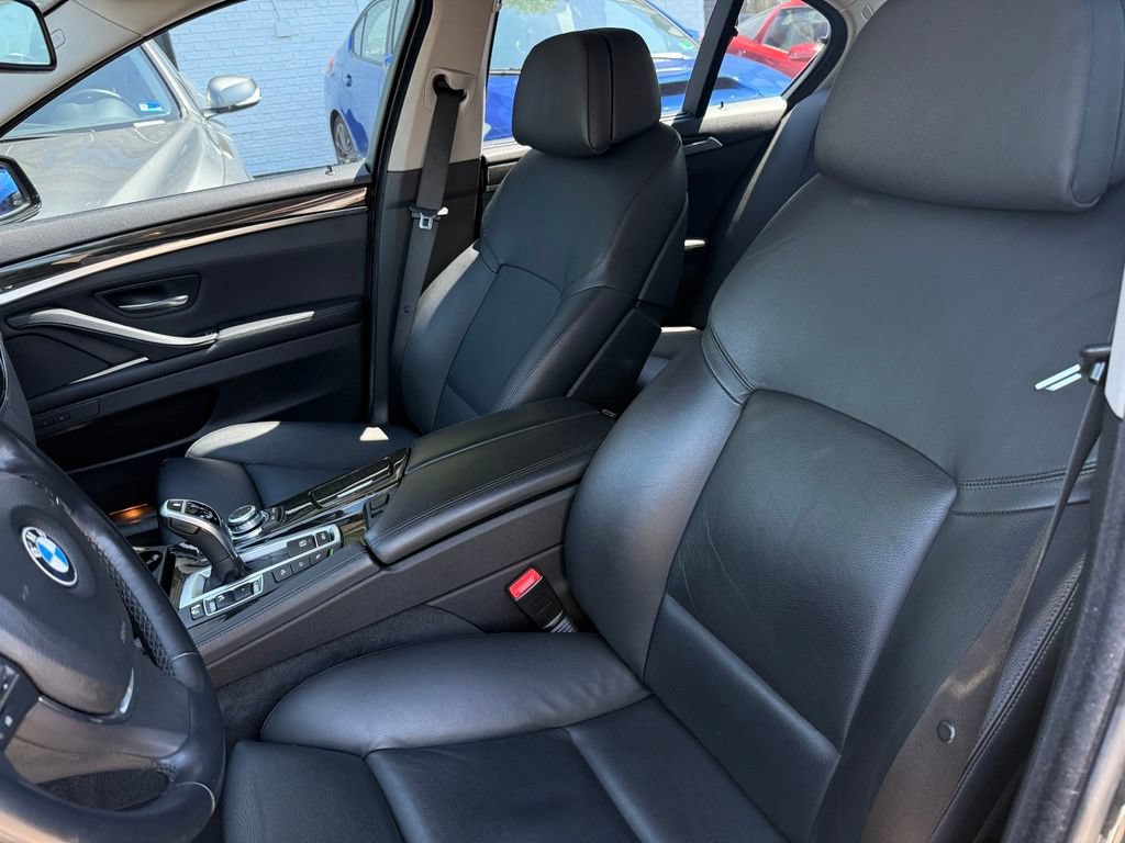 Used 2011 BMW 550i xDrive Sedan AWD/4WD image 9
