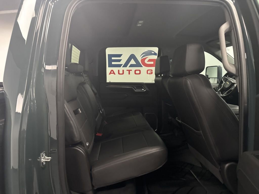 Used 2025 Chevrolet Silverado 2500 LTZ w/ LTZ Premium Package image 34