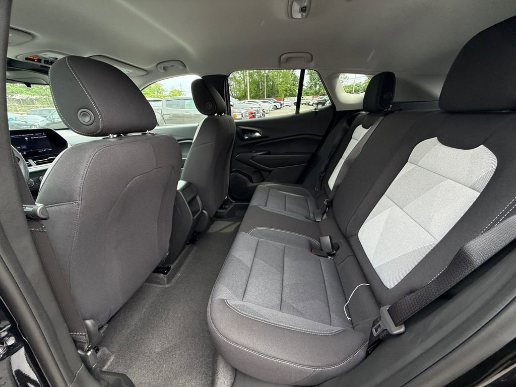 New 2026 Chevrolet Trax LS w/ LS Convenience Package FWD image 21