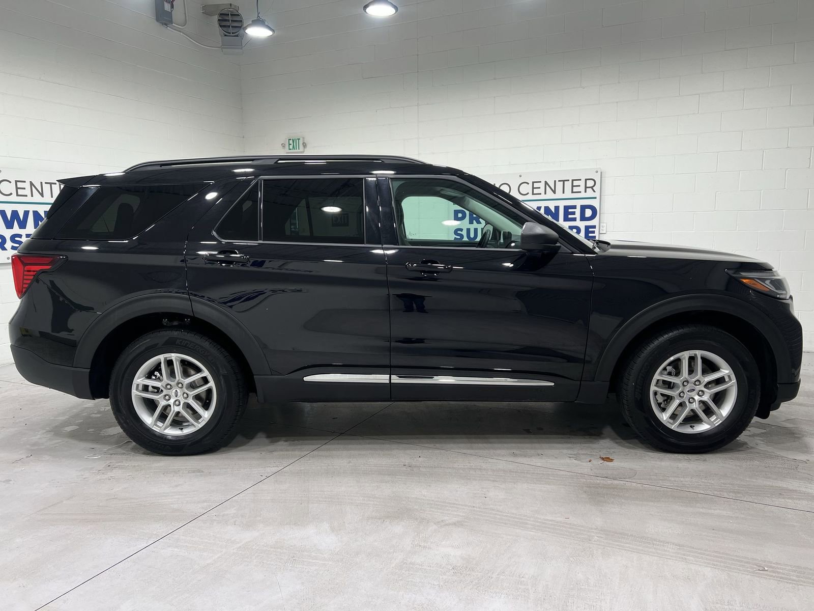 Used 2025 Ford Explorer Active image 9