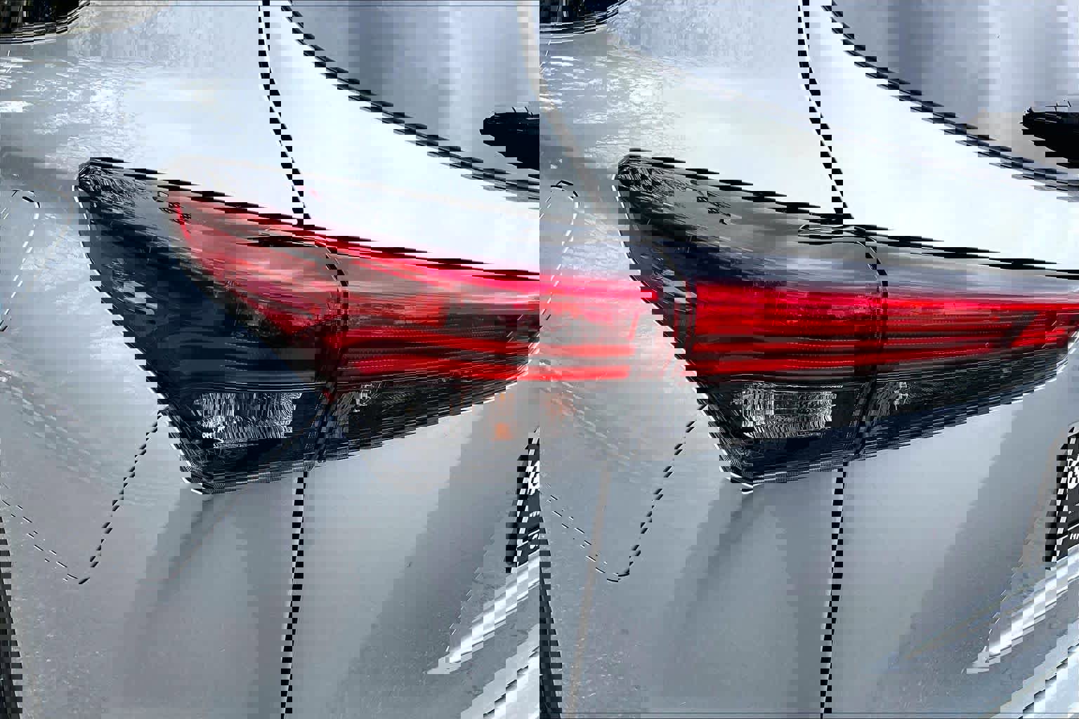 Used 2023 Toyota Highlander XLE image 29