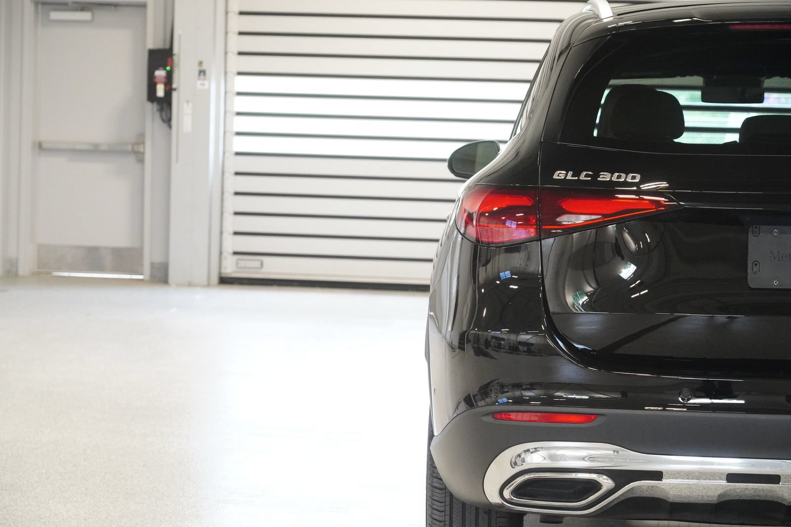 Used 2024 Mercedes-Benz GLC 300 4MATIC image 9