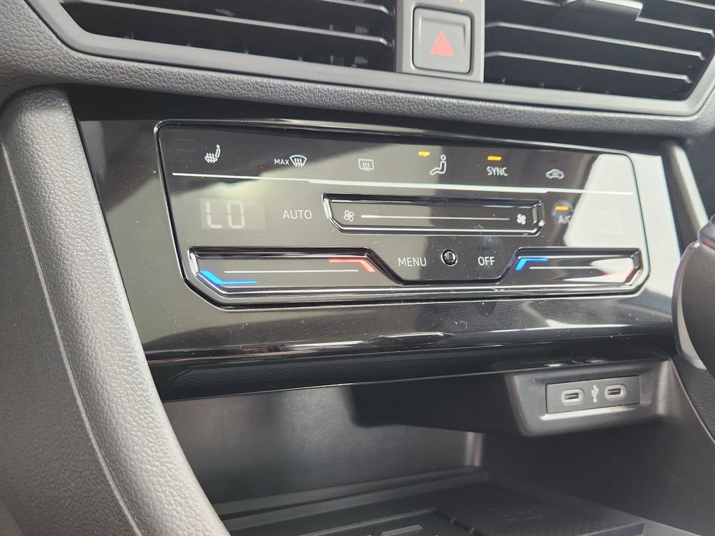 New 2026 Volkswagen Jetta SE FWD image 10