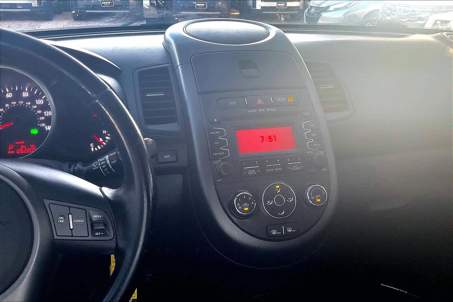 Used 2013 Kia Soul + FWD image 6