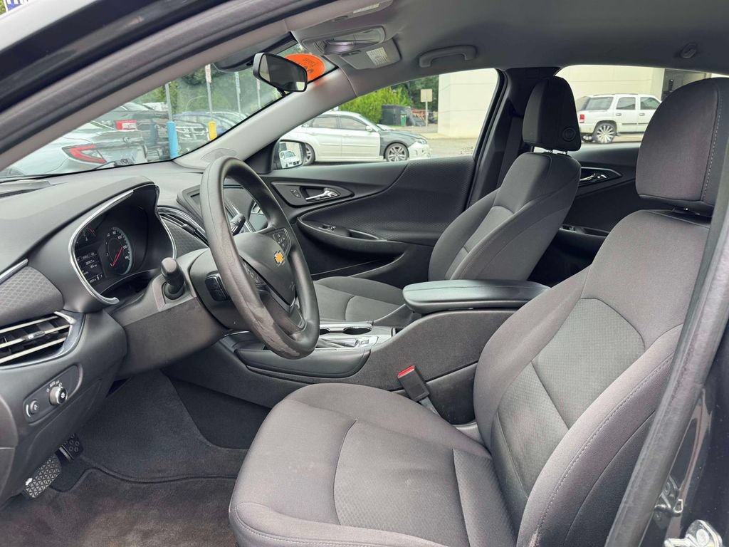 Used 2017 Chevrolet Malibu Hybrid FWD image 17