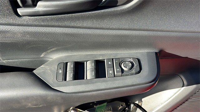 New 2026 Toyota Prius Plug-In Hybrid image 10