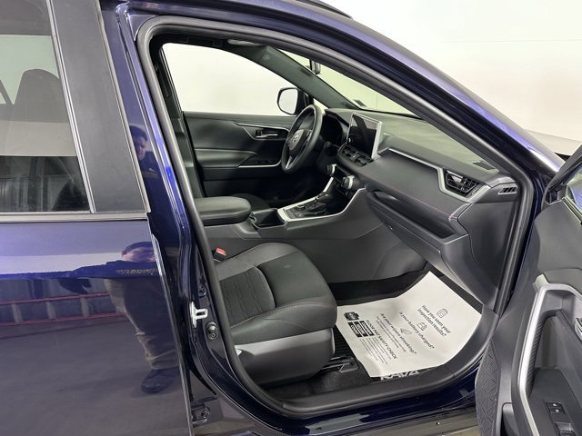 Used 2023 Toyota RAV4 SE image 11