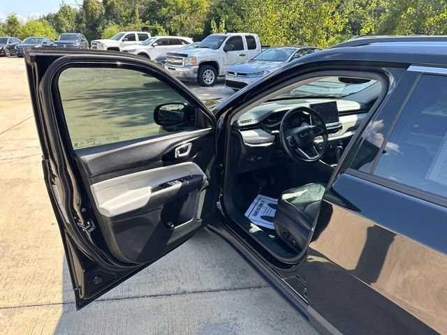 Used 2022 Jeep Compass Limited AWD/4WD image 12