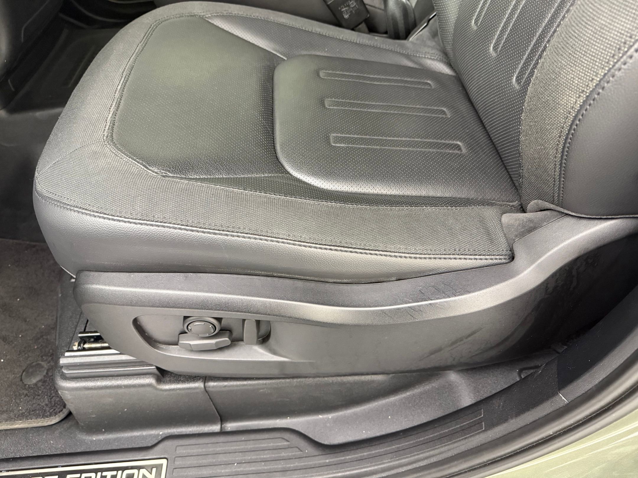 Certified 2021 Land Rover Defender 90 First Edition image 12