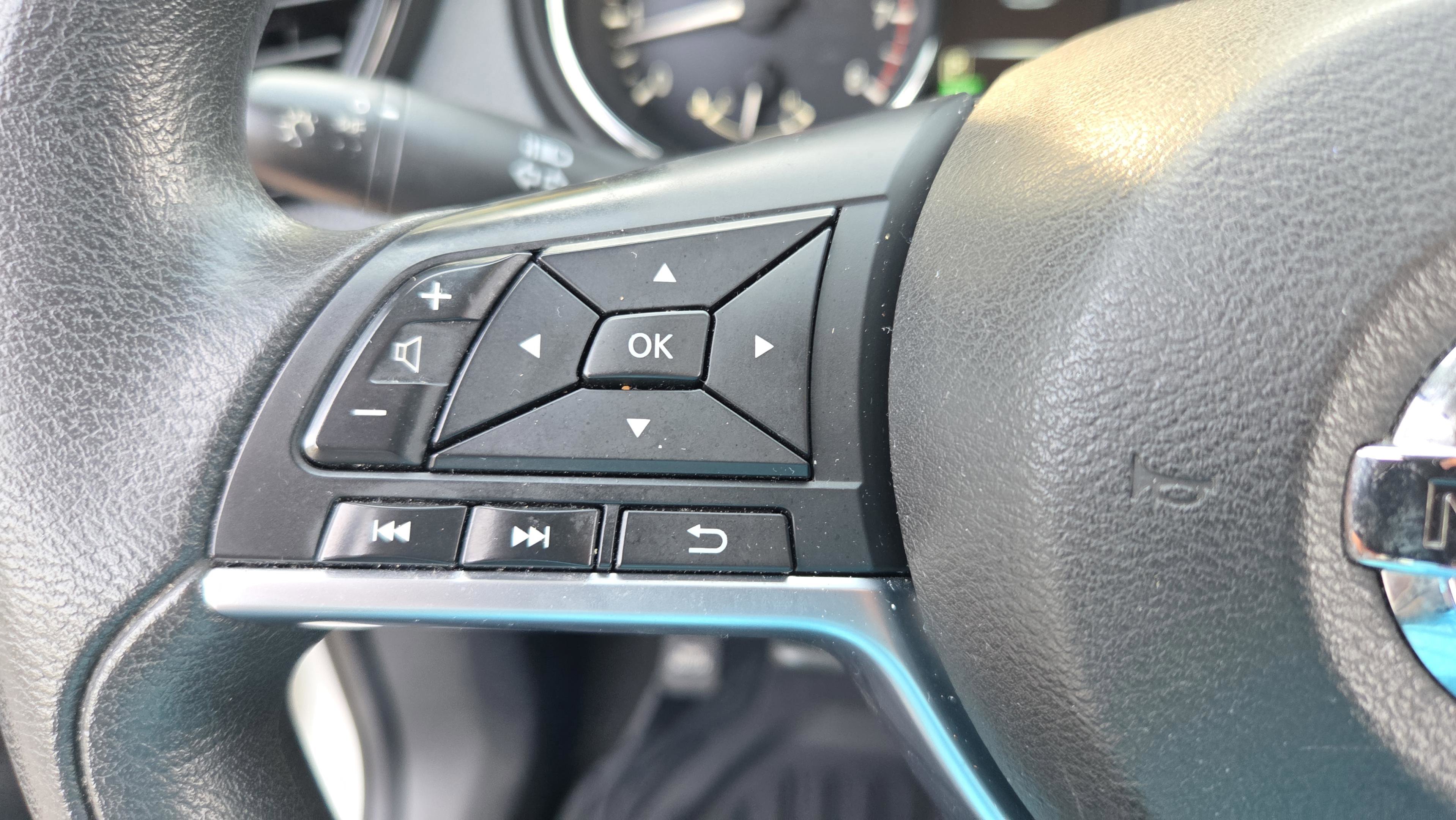 Used 2017 Nissan Rogue S FWD image 23