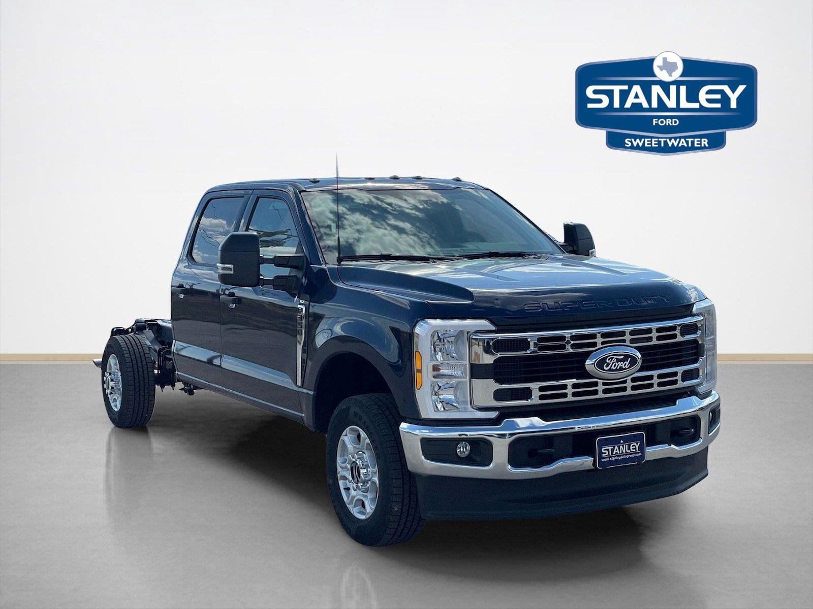 New 2027 Ford F350 XLT w/ XLT Value Package AWD/4WD image 1