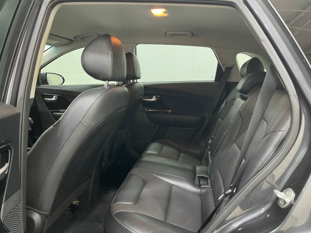 Used 2018 Kia Niro EX w/ EX Touring Graphite Edition image 29