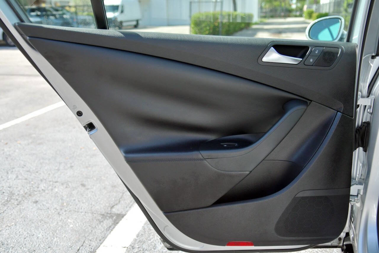 Used 2010 Volkswagen Passat Komfort image 13