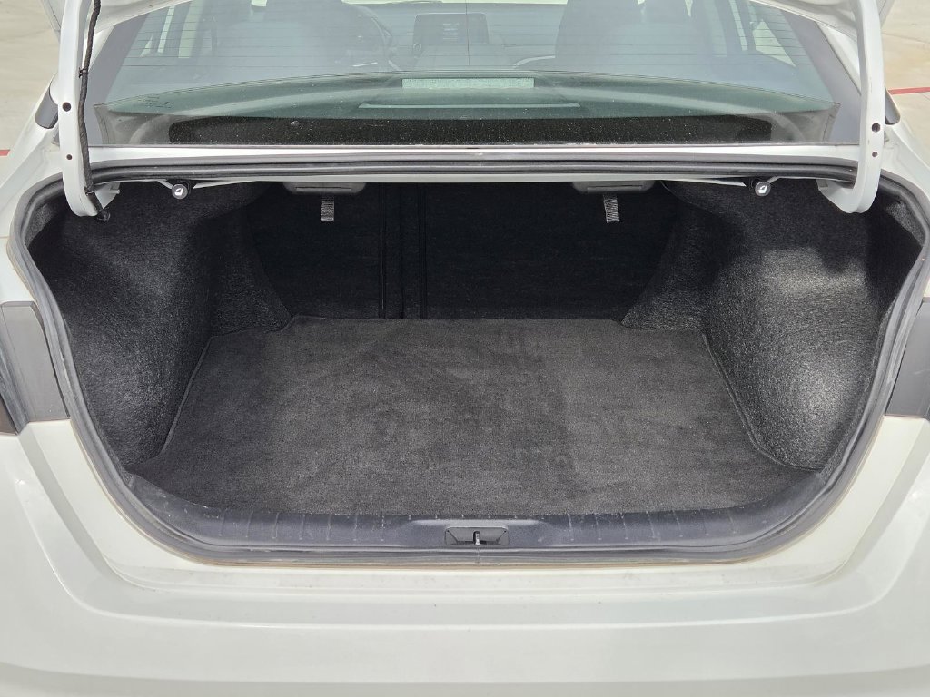 Used 2025 Nissan Altima 2.5 SV FWD image 39