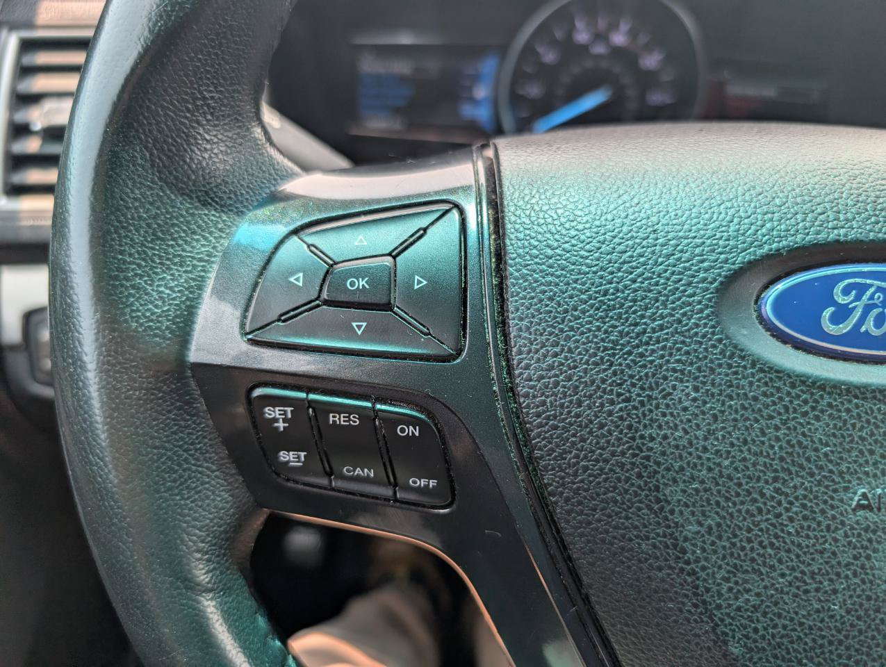 Used 2019 Ford Explorer XLT w/ Equipment Group 202A FWD image 20