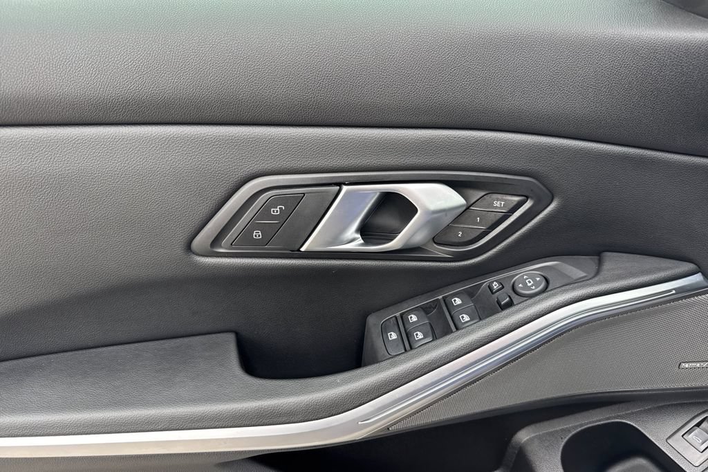 Used 2025 BMW M340i RWD image 10