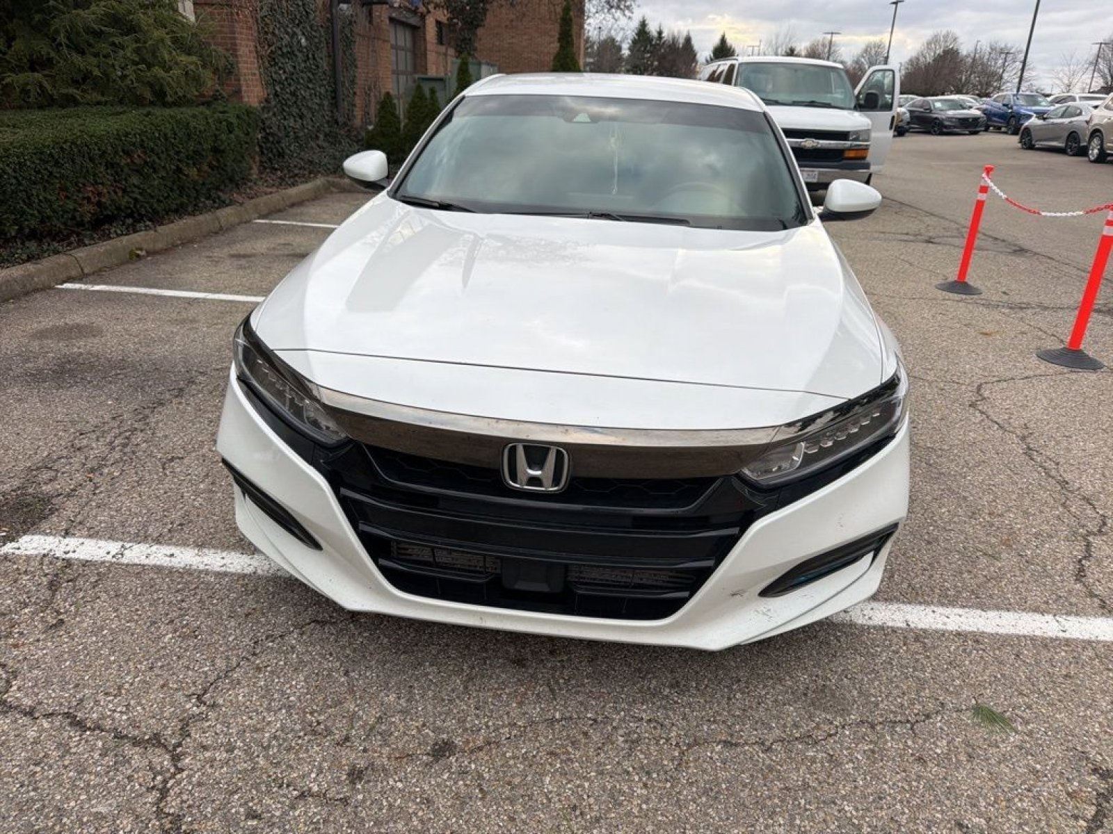 Used 2020 Honda Accord Sport image 2