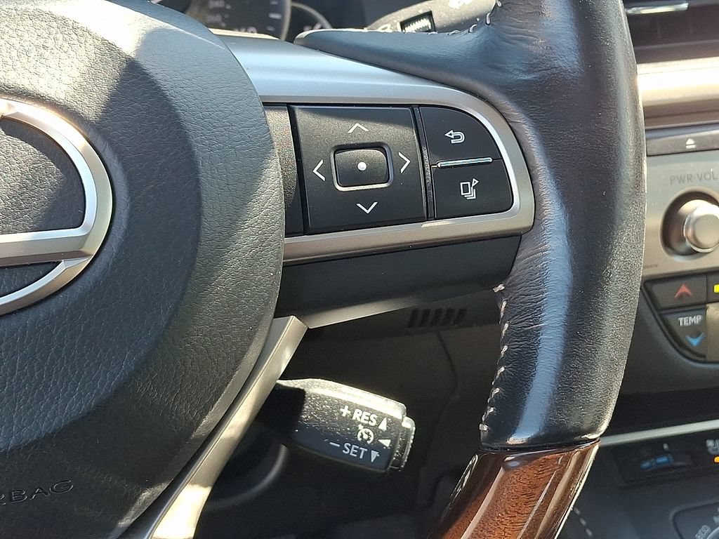Used 2016 Lexus ES 300h w/ Navigation System Package FWD image 24