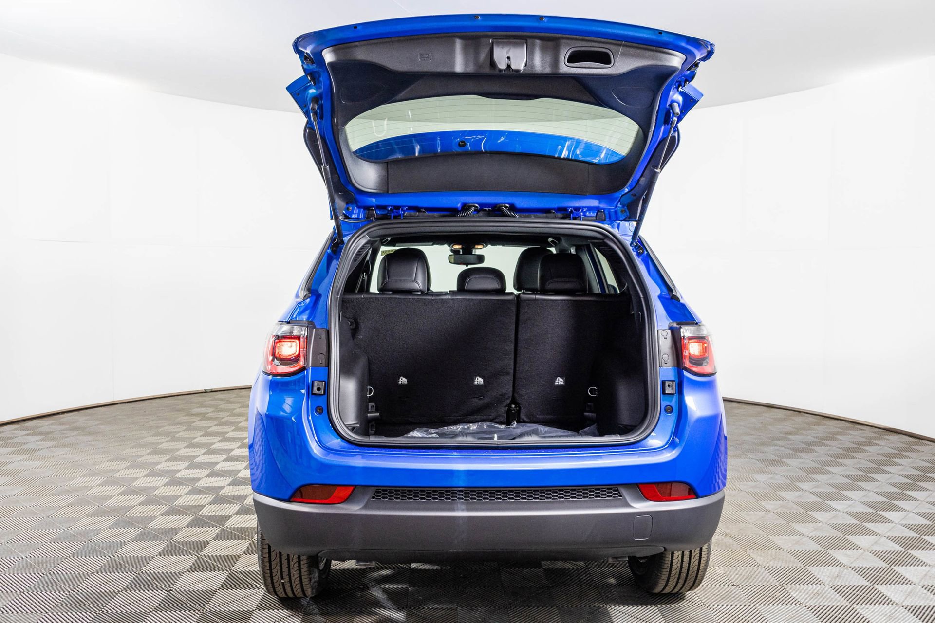 New 2026 Jeep Compass Latitude image 39