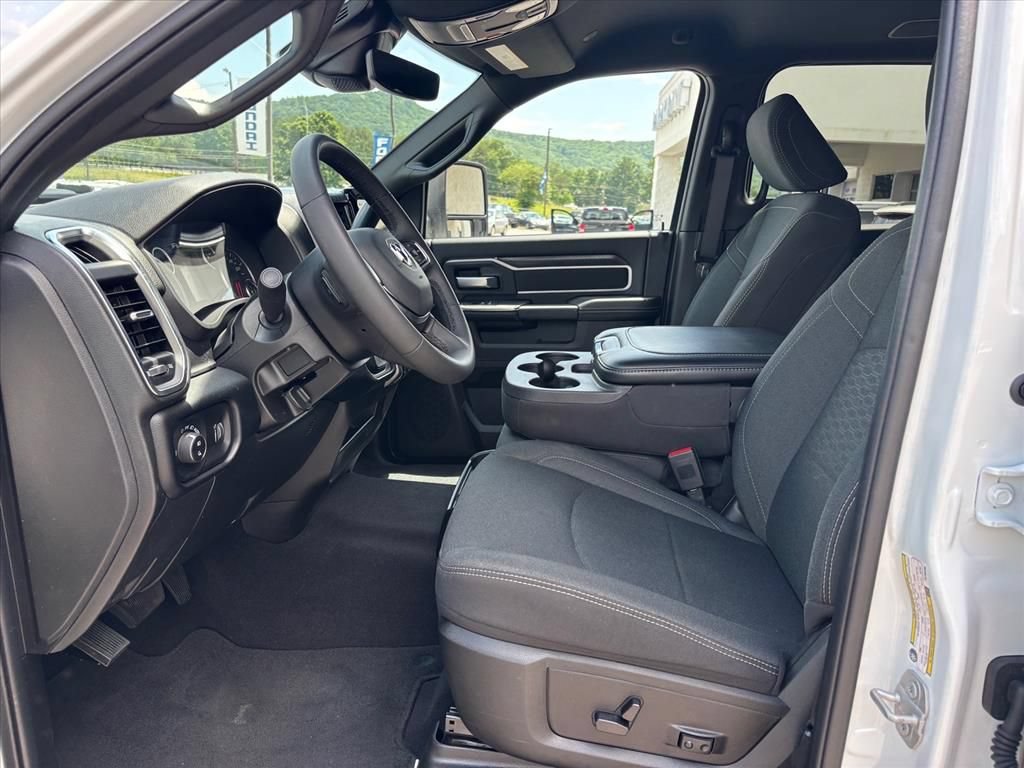 Used 2026 RAM 2500 Big Horn AWD/4WD image 9