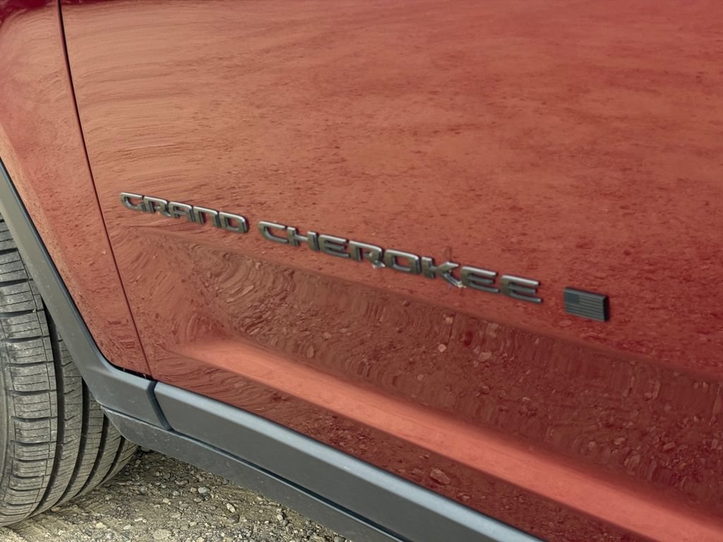 Used 2023 Jeep Grand Cherokee Altitude AWD/4WD image 46