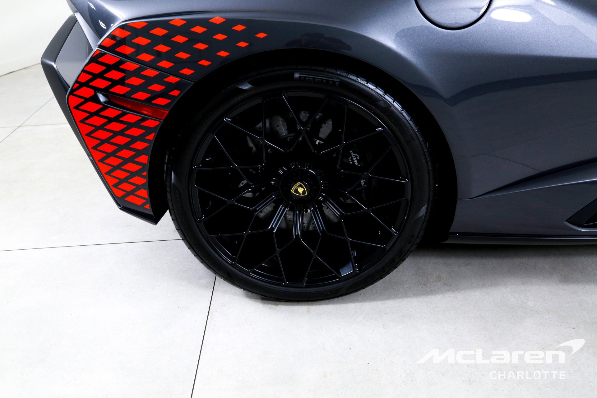 Used 2022 Lamborghini Huracan STO RWD image 22