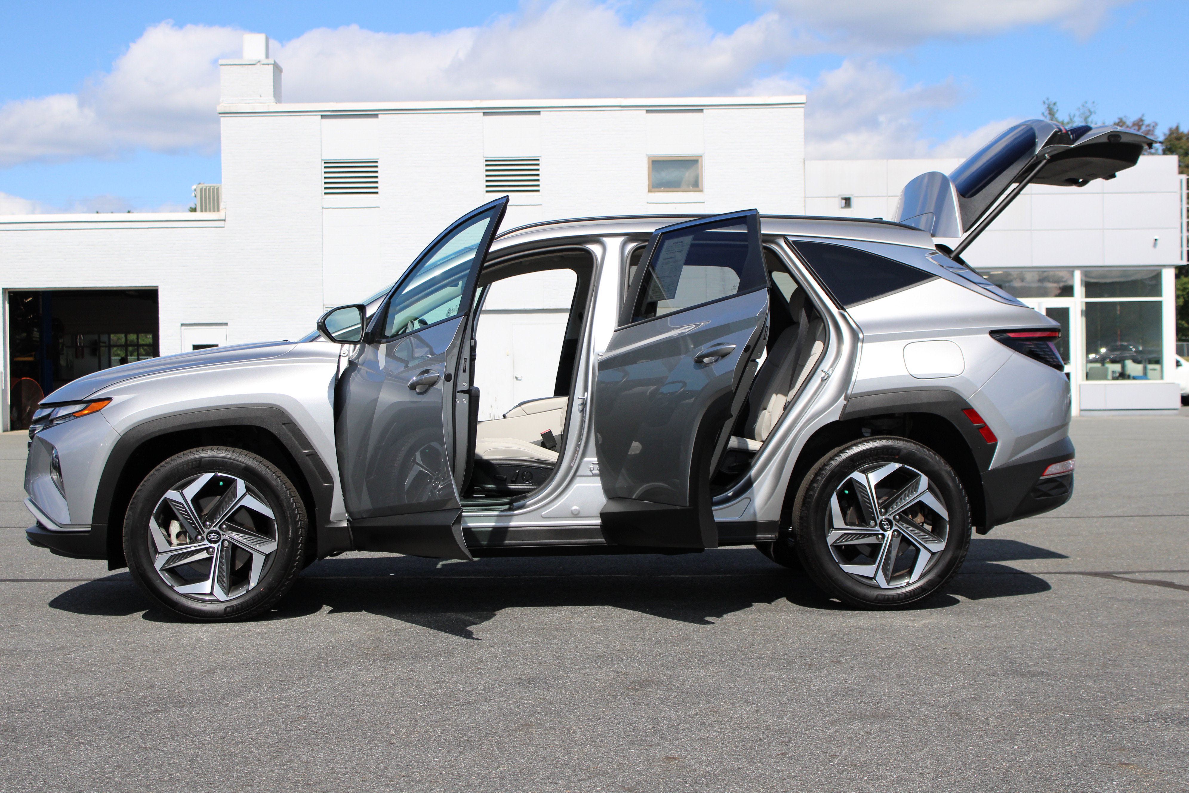 Used 2023 Hyundai Tucson SEL w/ Convenience Package AWD/4WD image 6