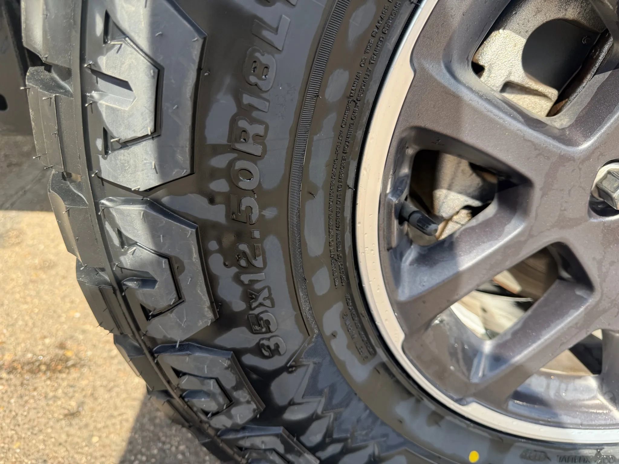 Used 2023 Jeep Gladiator Overland image 8