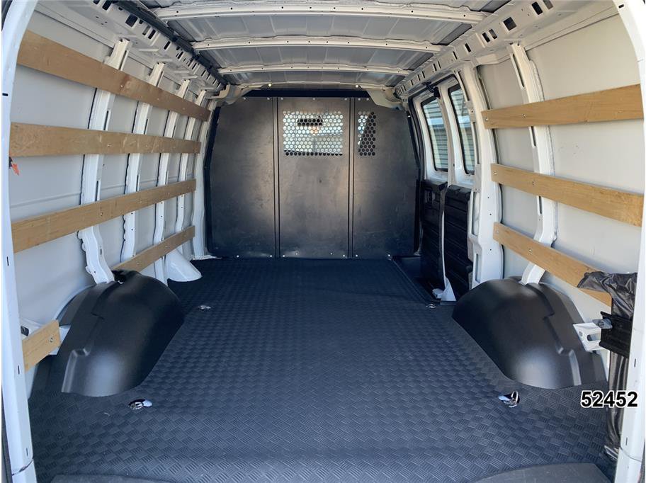 Used 2024 GMC Savana 2500 w/ Driver Convenience Package image 9