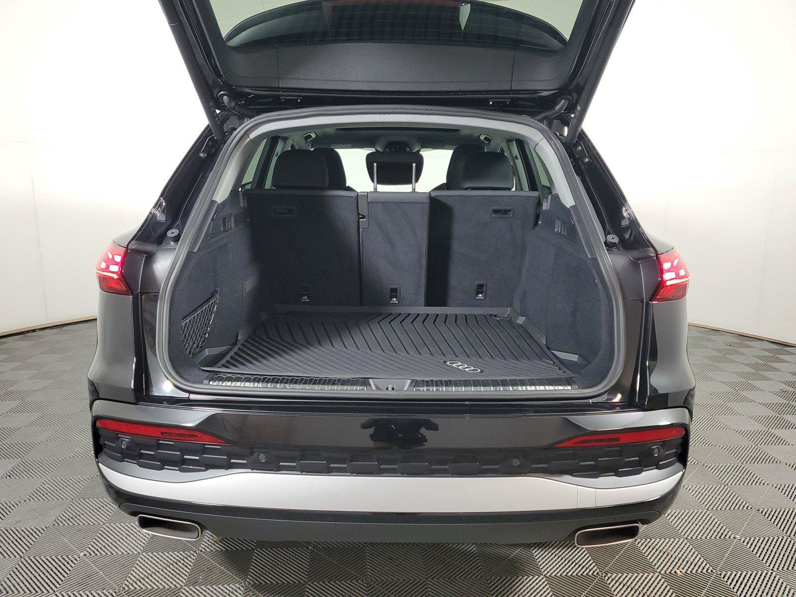Used 2025 Audi Q5 Premium Plus AWD/4WD image 9