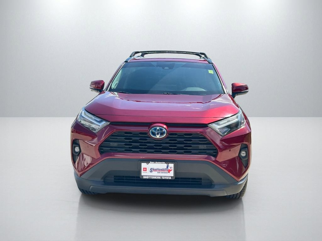 Used 2022 Toyota RAV4 XLE Premium AWD/4WD image 2