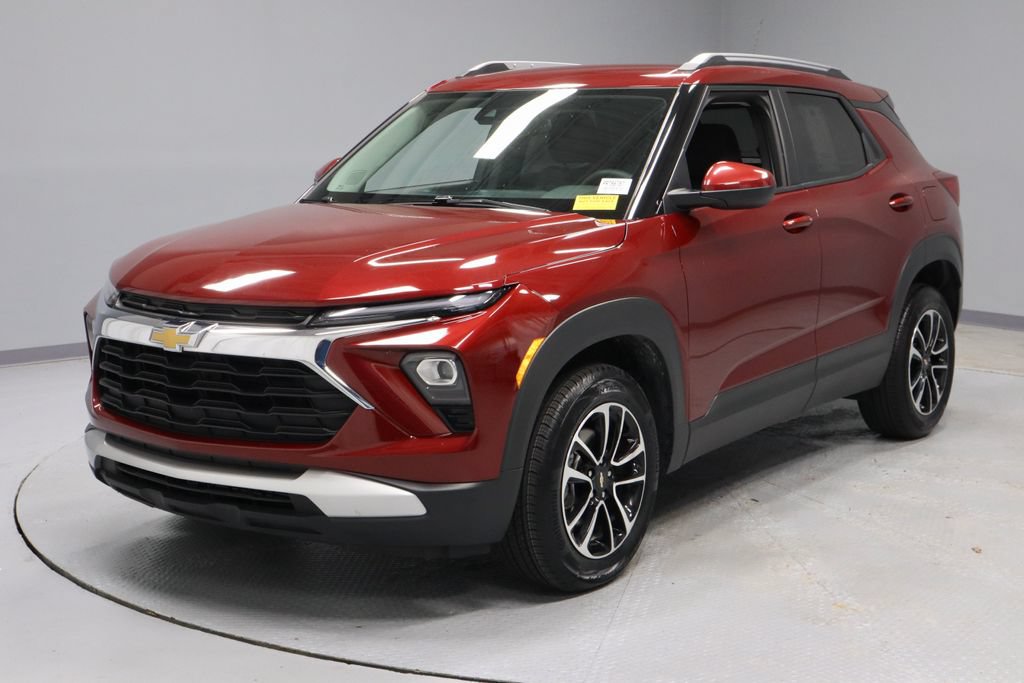 Used 2025 Chevrolet TrailBlazer LT AWD/4WD image 6