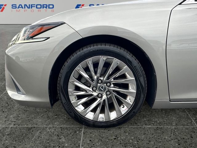 Used 2020 Lexus ES 350 Ultra Luxury w/ Accessory Package 2 FWD image 14
