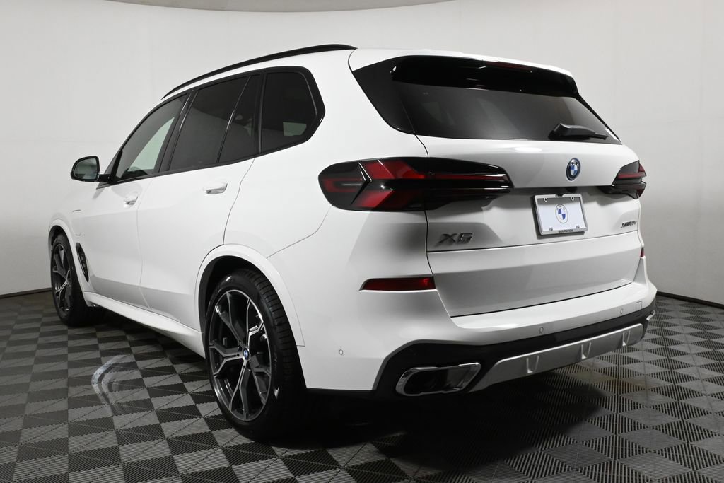 Used 2026 BMW X5 xDrive50e w/ M Sport Package AWD/4WD image 5