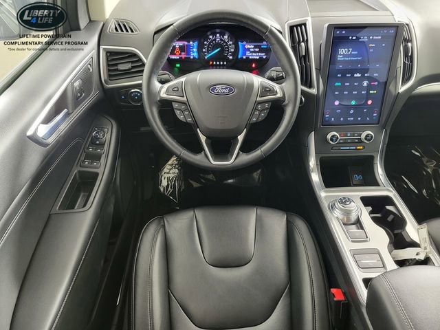 Used 2022 Ford Edge Titanium AWD/4WD image 25