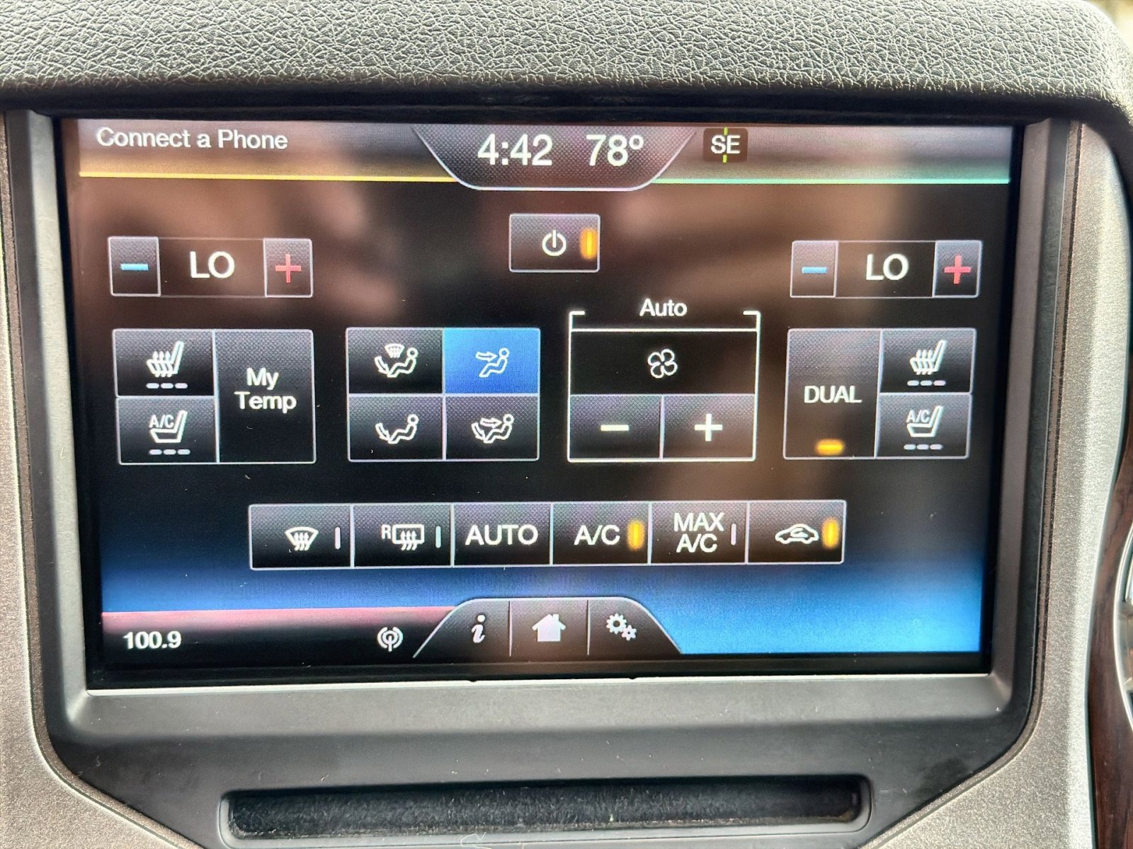 Used 2016 Ford F250 Lariat w/ Lariat Ultimate Package image 25