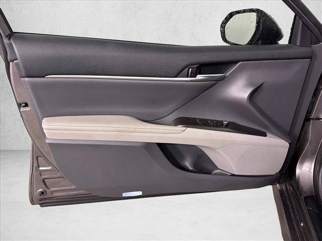 Used 2022 Toyota Camry XLE FWD image 10