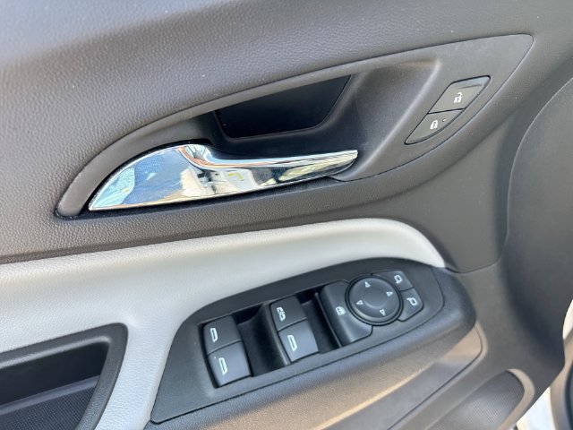 Used 2023 Chevrolet Equinox LT FWD image 13