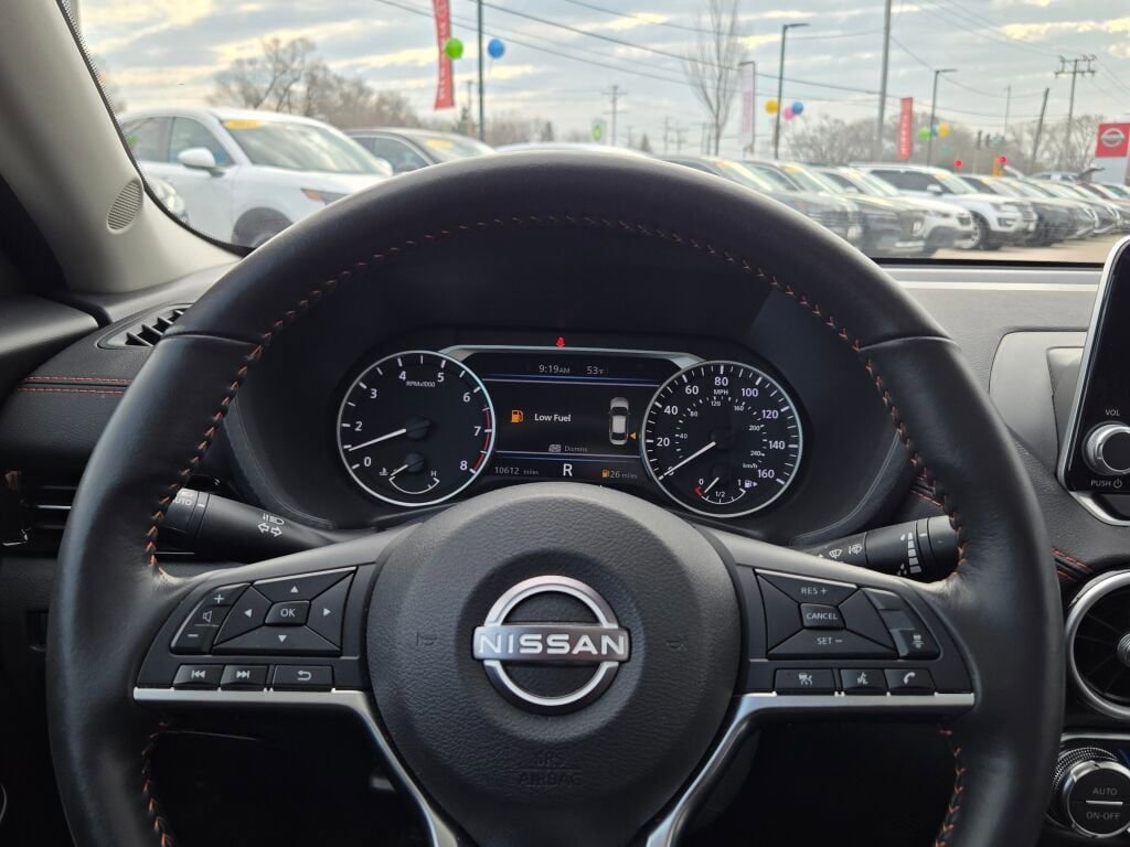 Used 2025 Nissan Sentra SR w/ SR Premium Package image 29
