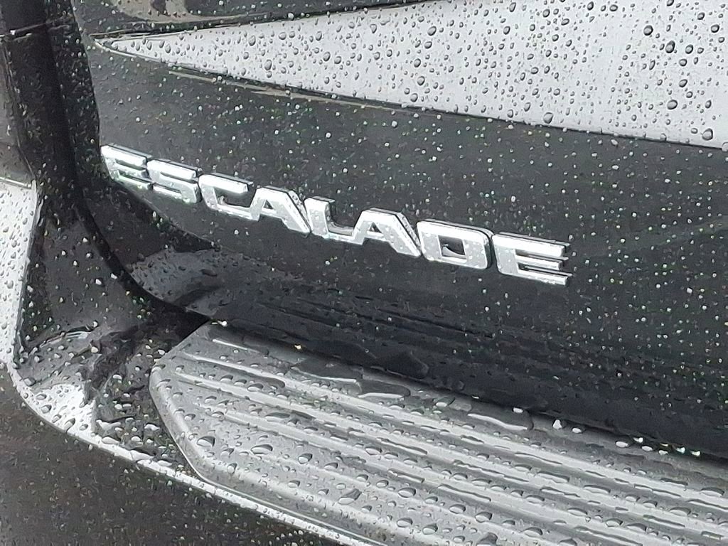 New 2026 Cadillac Escalade ESV Luxury w/ LPO, Floor Liner Package image 11