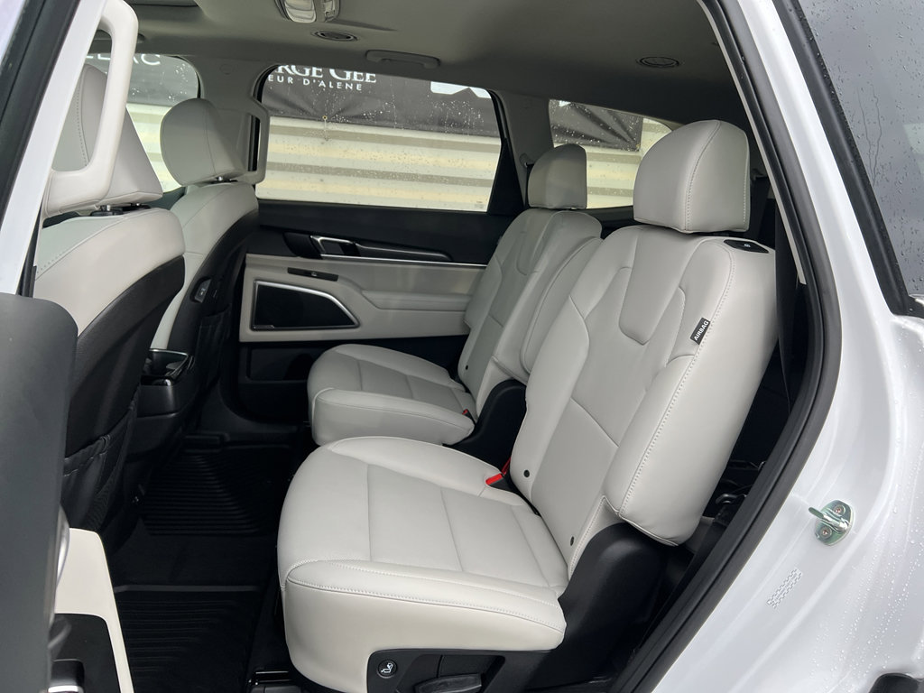 New 2025 Kia Telluride S image 13