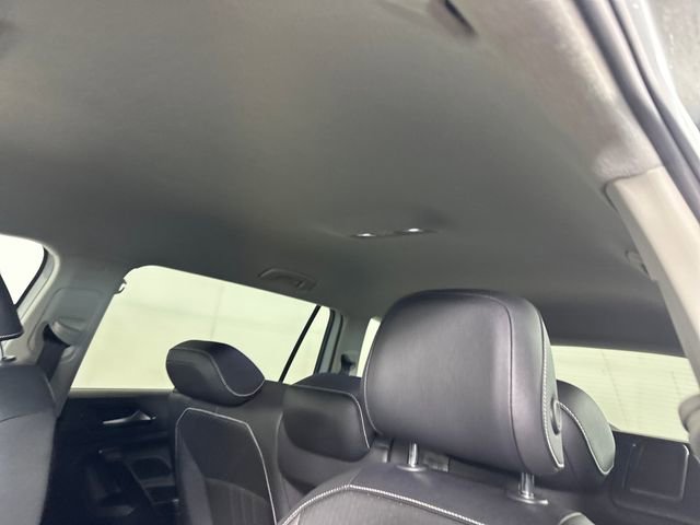 Used 2022 Volkswagen Tiguan SE image 12