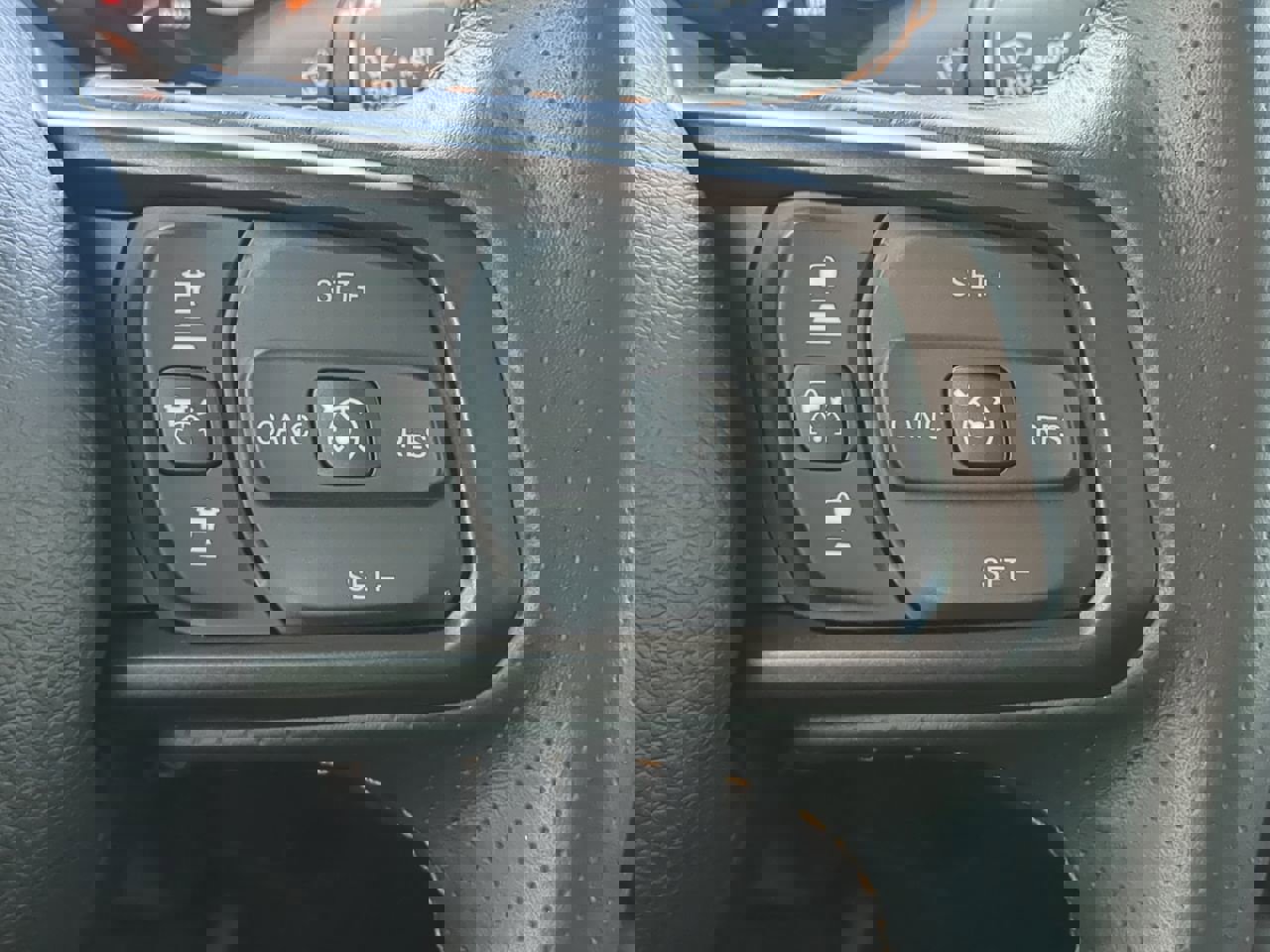 Used 2024 Jeep Gladiator Mojave w/ Technology Group image 24