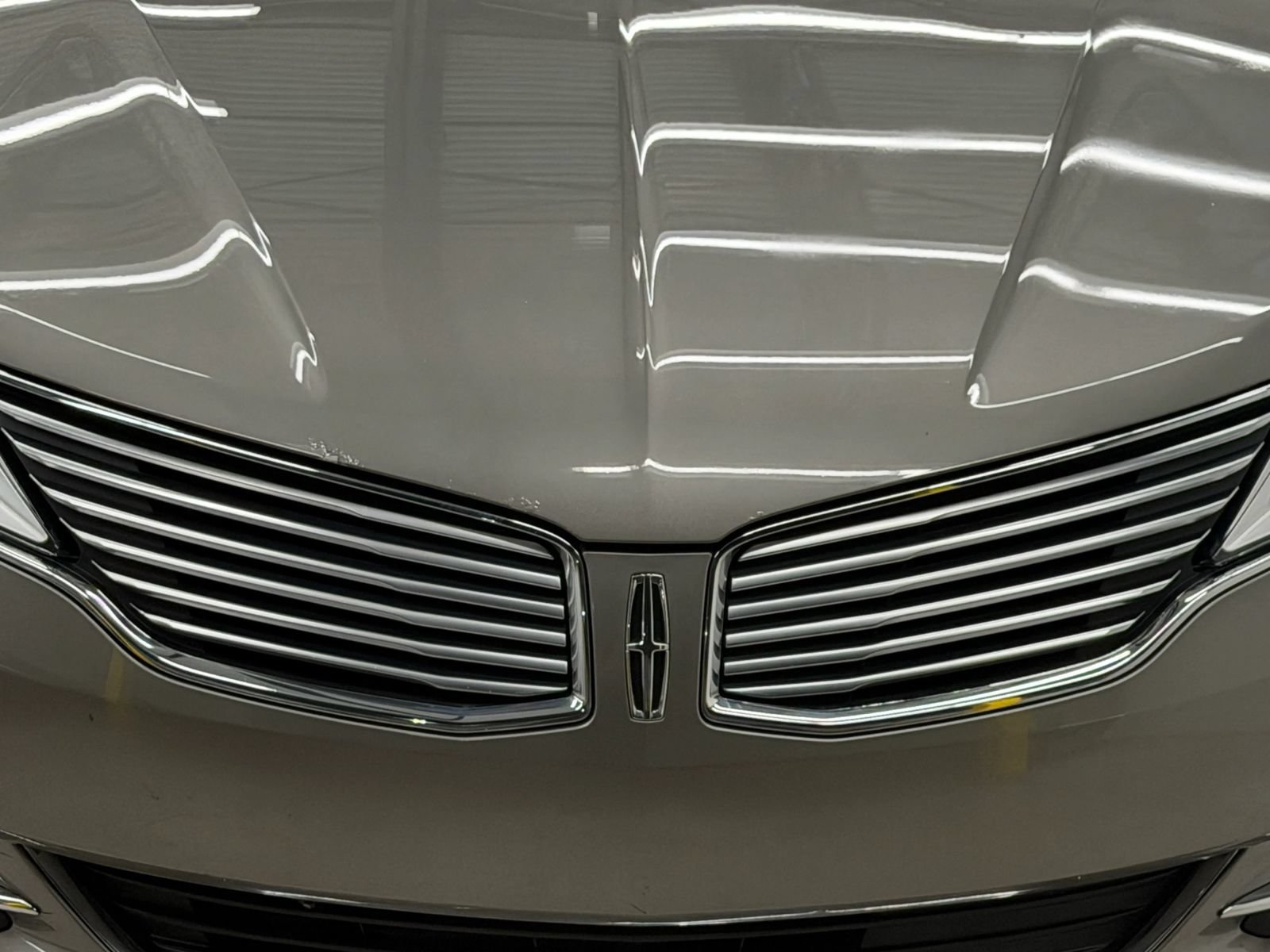 Used 2015 Lincoln MKZ FWD image 5