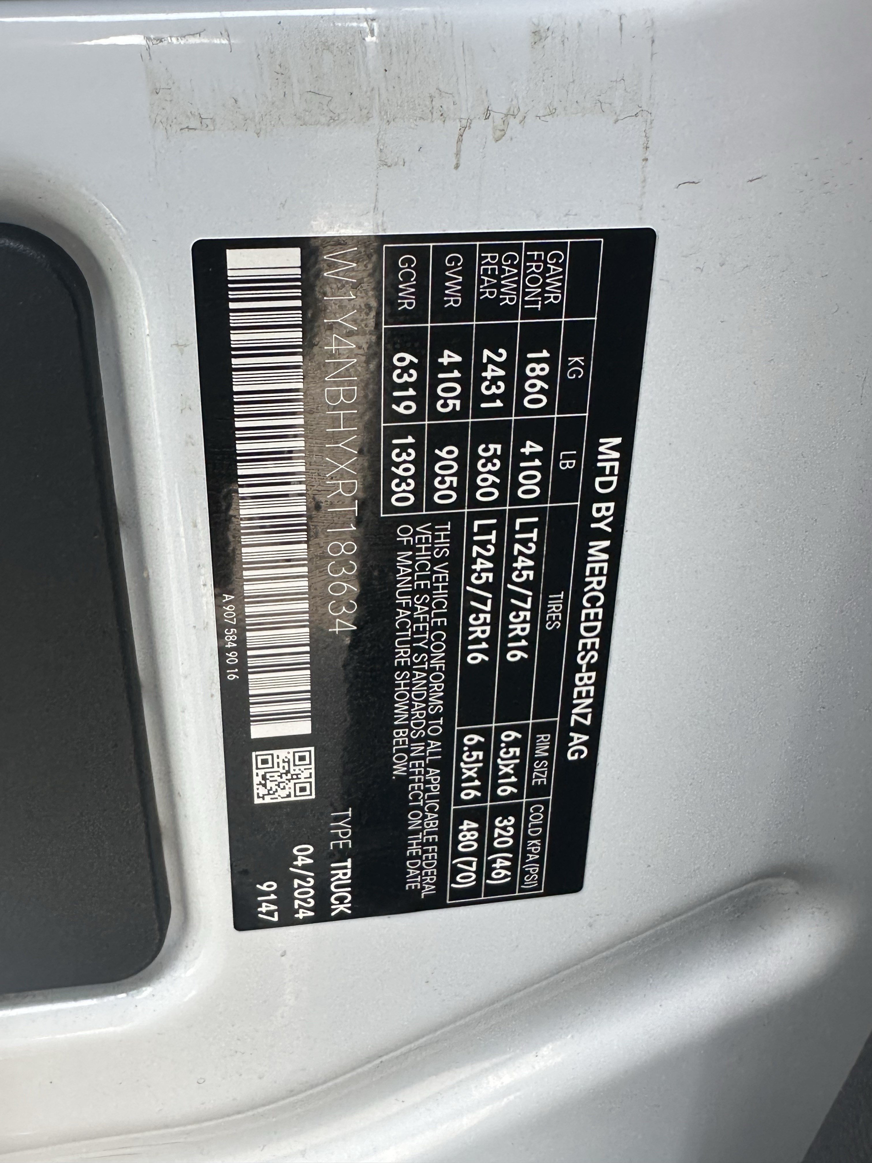 Used 2024 Mercedes-Benz Sprinter 2500 image 30